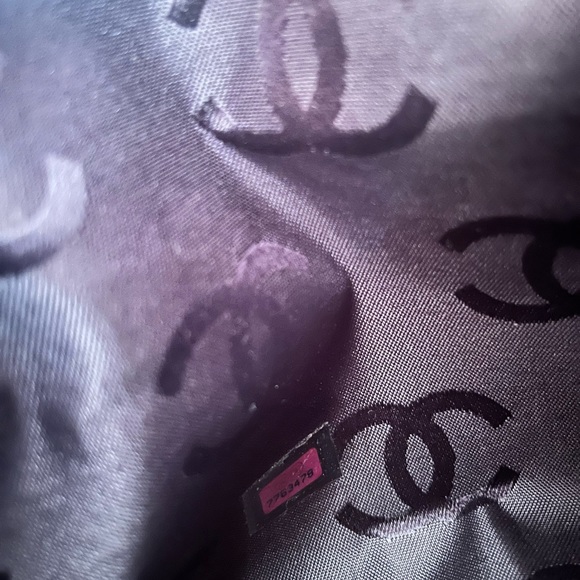 Preloved Chanel leather stitched handbag with full set - Picture 14 of 17